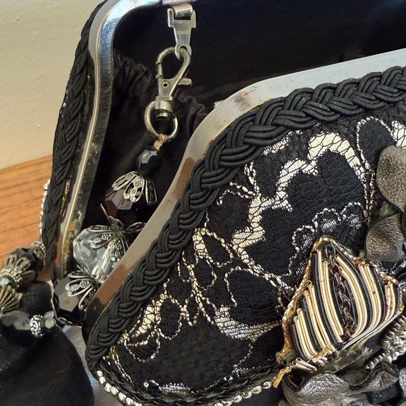 Mary Frances Black Silver Floral Clutch Pewter Rose 10-226 Rare Collectible - Picture 8 of 11